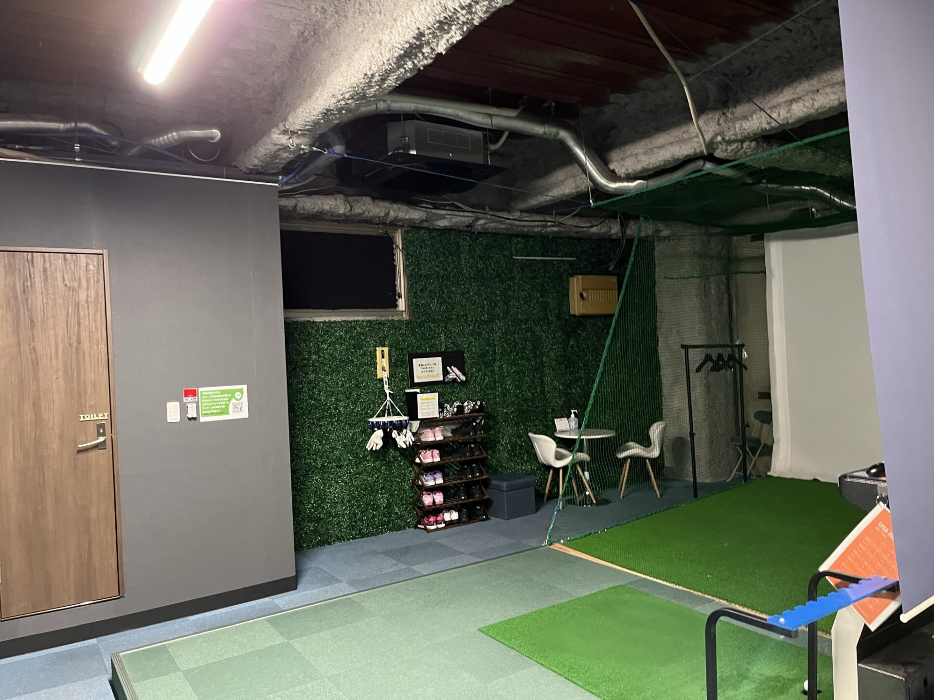 厚木　室内ゴルフ練習場　業務用エアコン入替工事