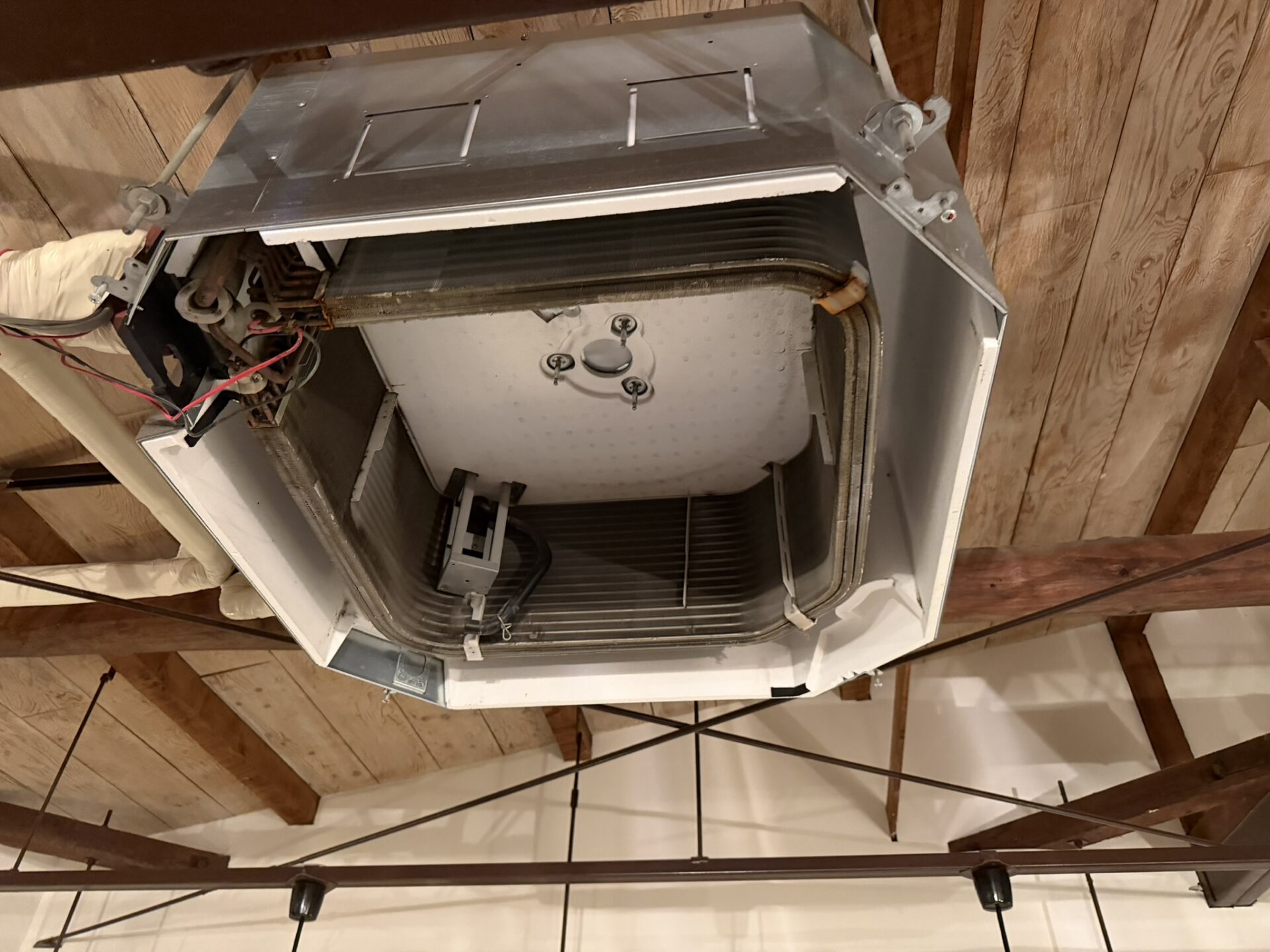 横浜　飲食店　業務用エアコンクリーニング